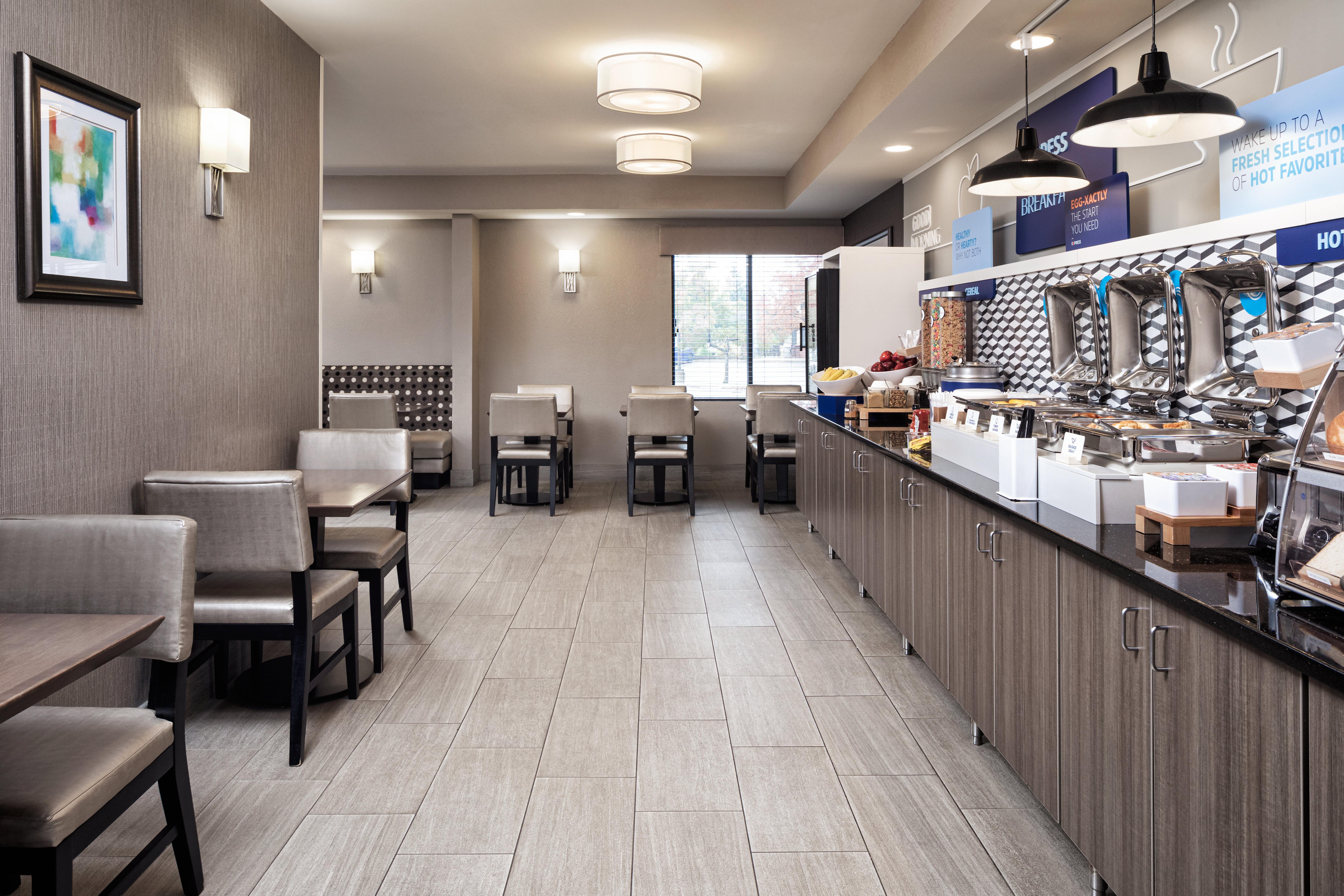 Holiday Inn Express Hotel & Suites Minneapolis - Minnetonka By Ihg Exterior foto